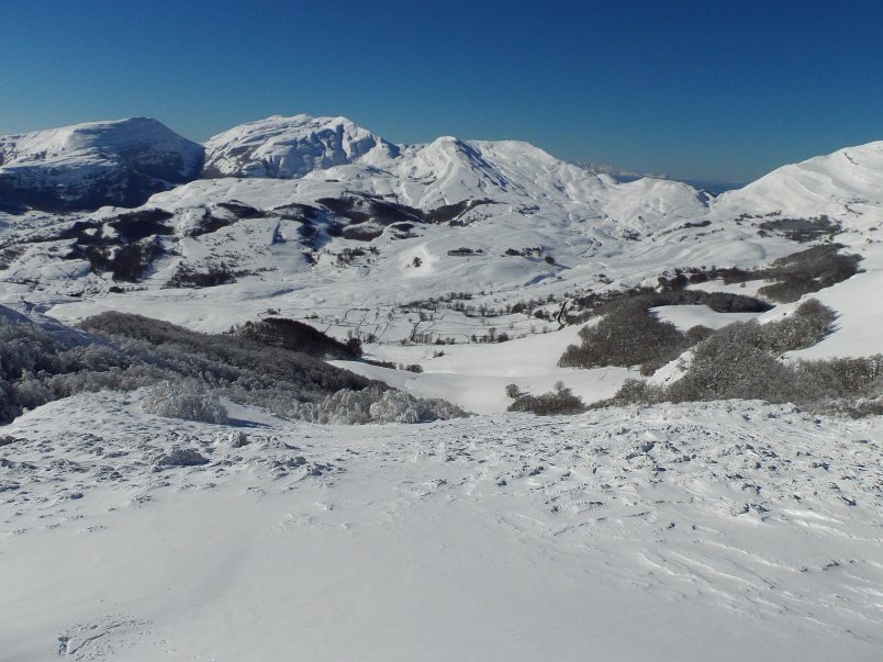 Foto RAQUETAS Alto de Imunia/La Rasa (1.518 m) (Burgos) Todo el día.